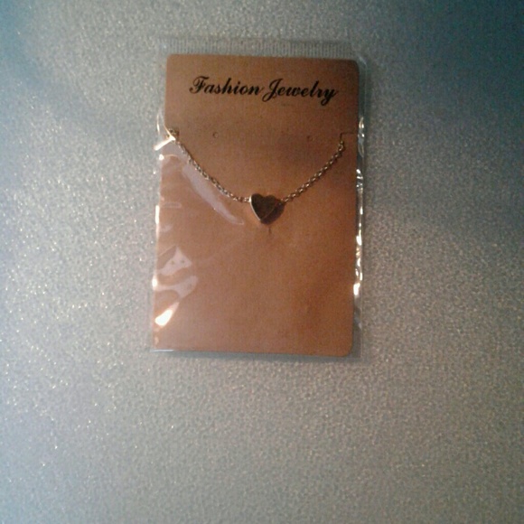 SALe🎉 New Gold Puffed Heart Necklace - Picture 3 of 4